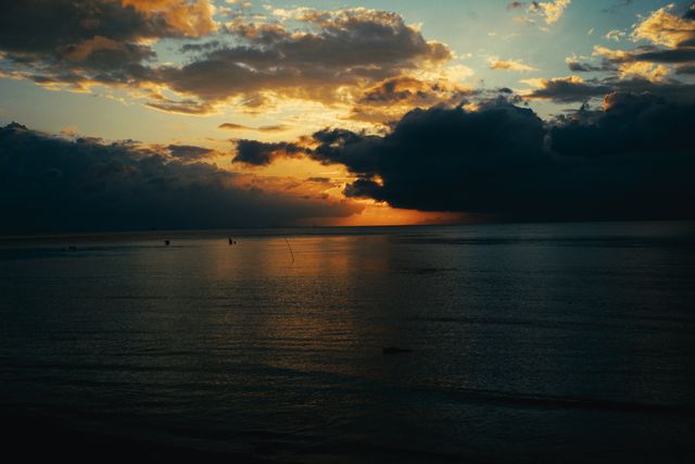 Abendlicht über dem Wasser