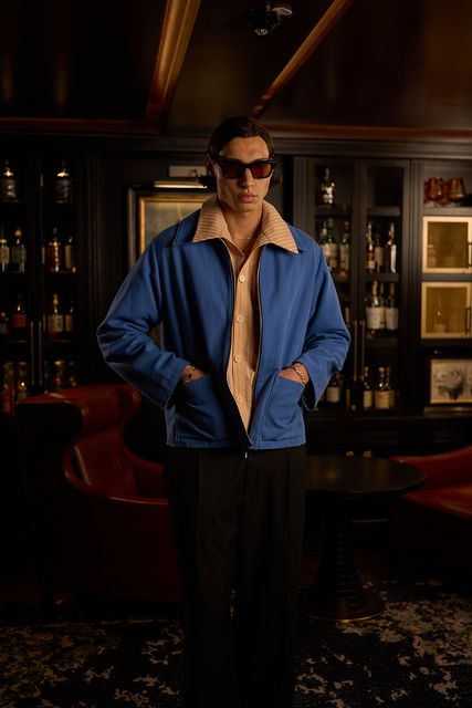 Blouson, Bar